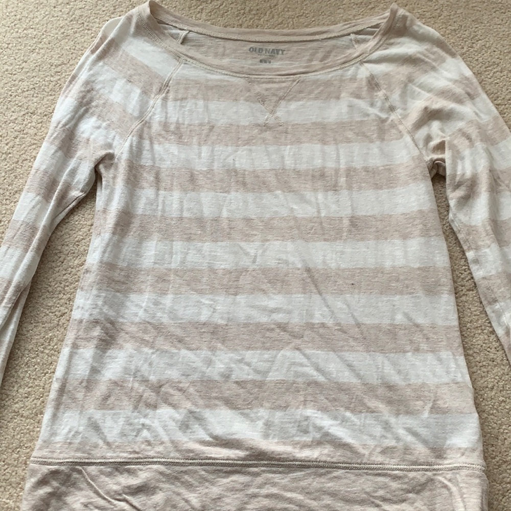 Women’s cream and white top